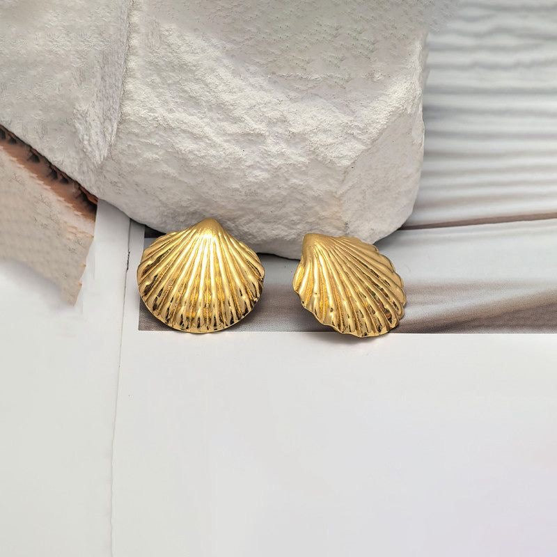 Plain Shell earrings